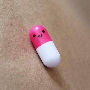 Yami kawaii aesthetic pill pen